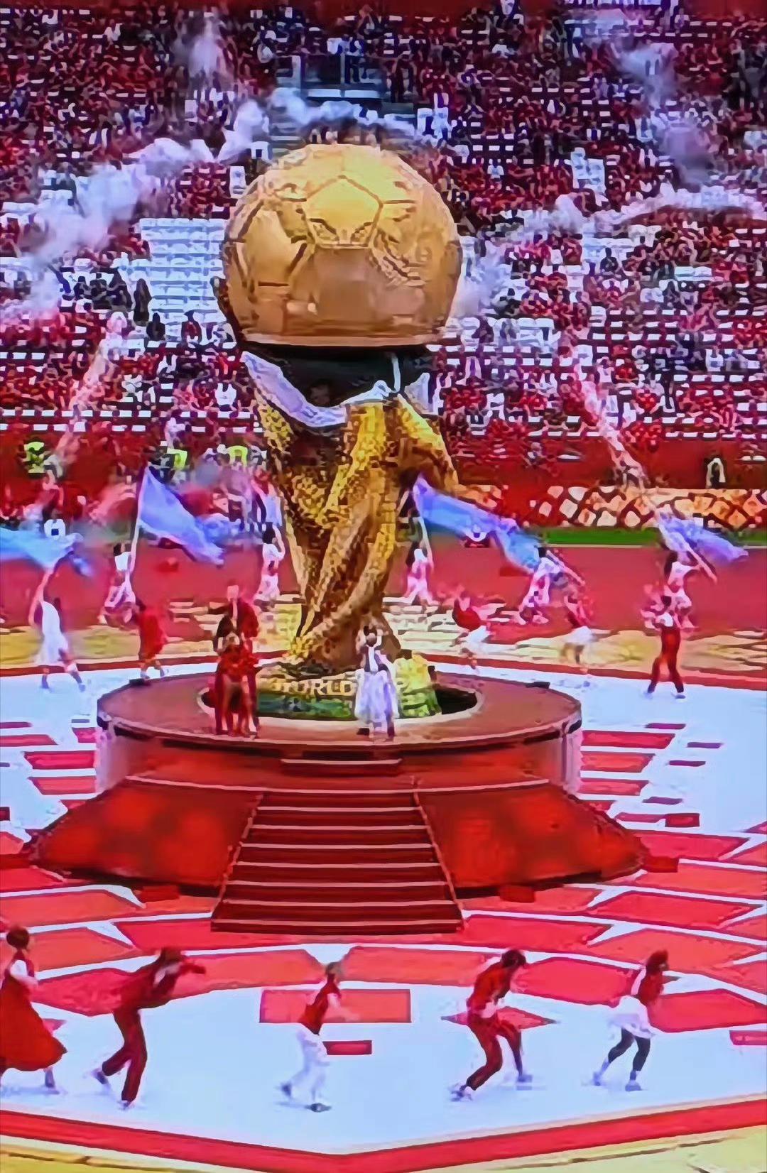 开幕高潮，直接塌房！
世界杯东道主精心准备的开幕式，硬生生演成了全球直播的尴尬名