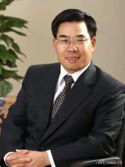 疏而不漏！经中共中央批准，给予原中化集团党组成员、副总经理冯志斌，因严重违纪违法