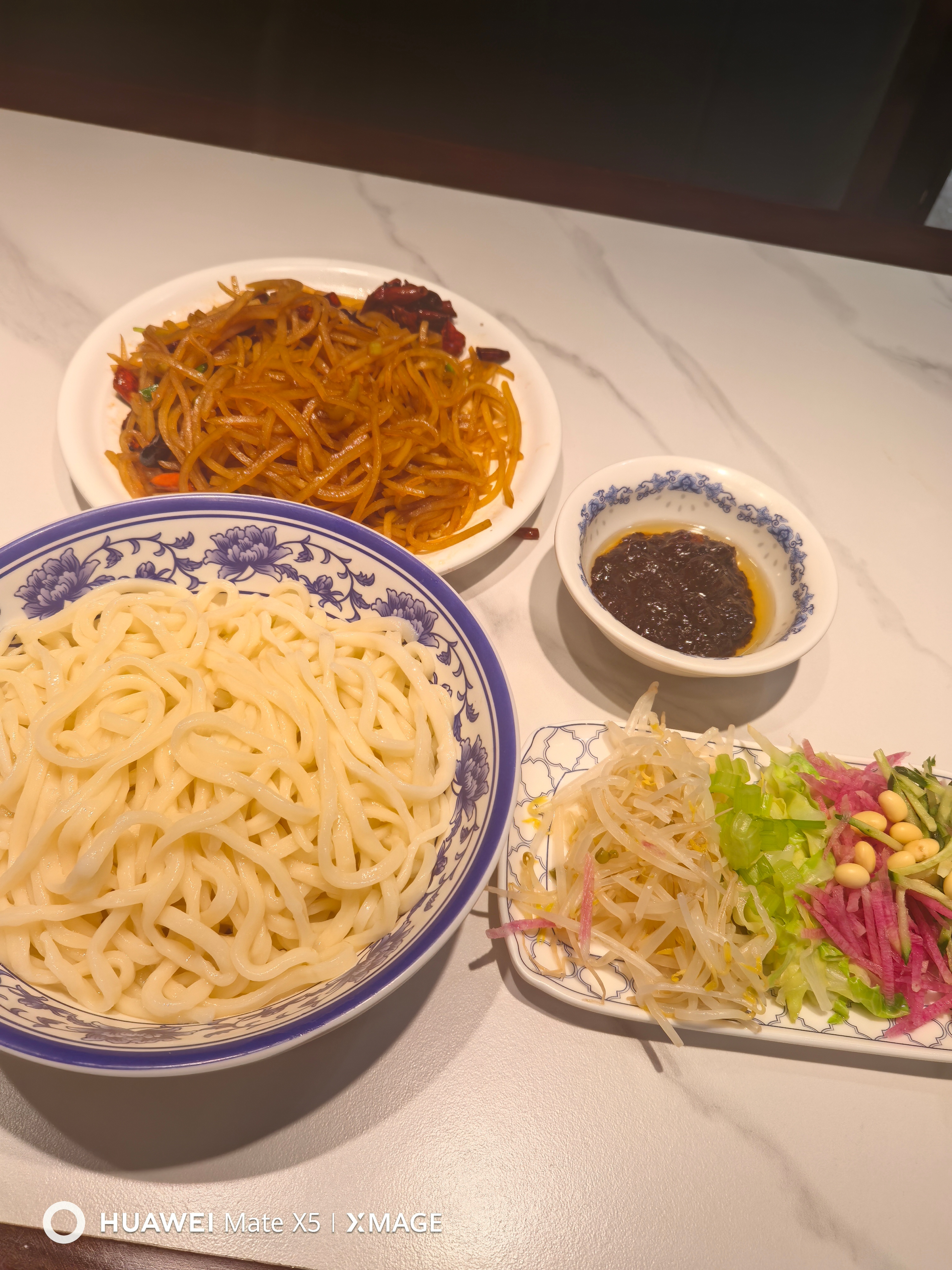 跑一天，饿了～～ 