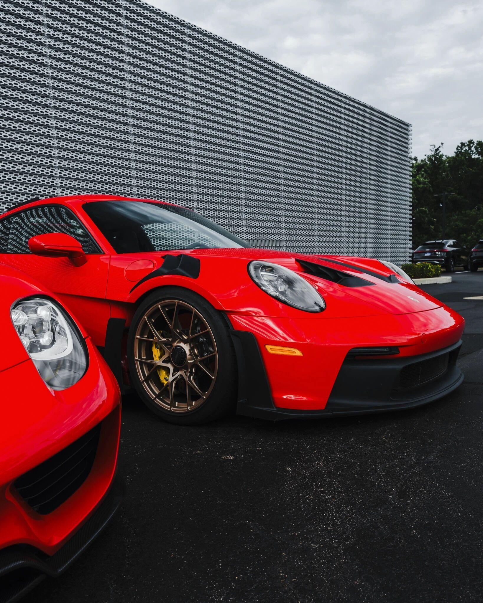 保时捷三神！保时捷918 Spyder、911 GT2 RS和911 GT3 R