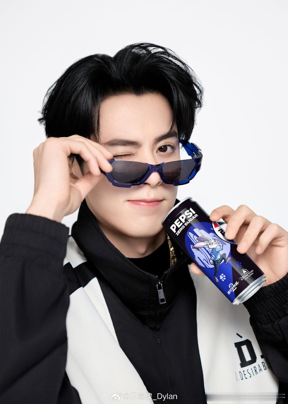 王鹤棣百事新物料，青春男大，萌翻全世界