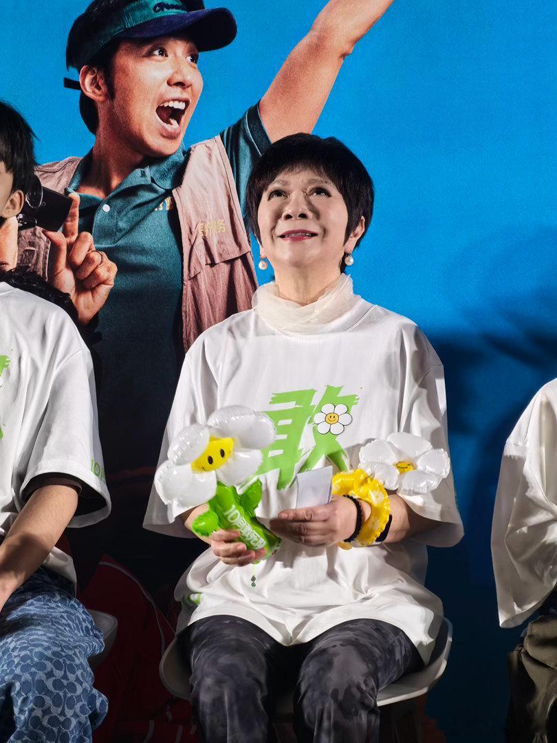 蔡明说不要厚葬要厚活“咱们敢死队，专治不敢活！” 