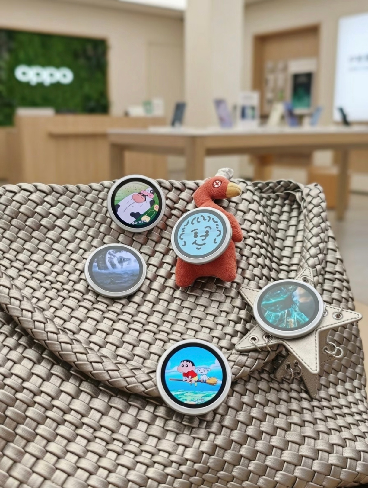 到底谁发明的这个OPPO Bubble，简直是天才设计既解决了手机没有副屏的问题