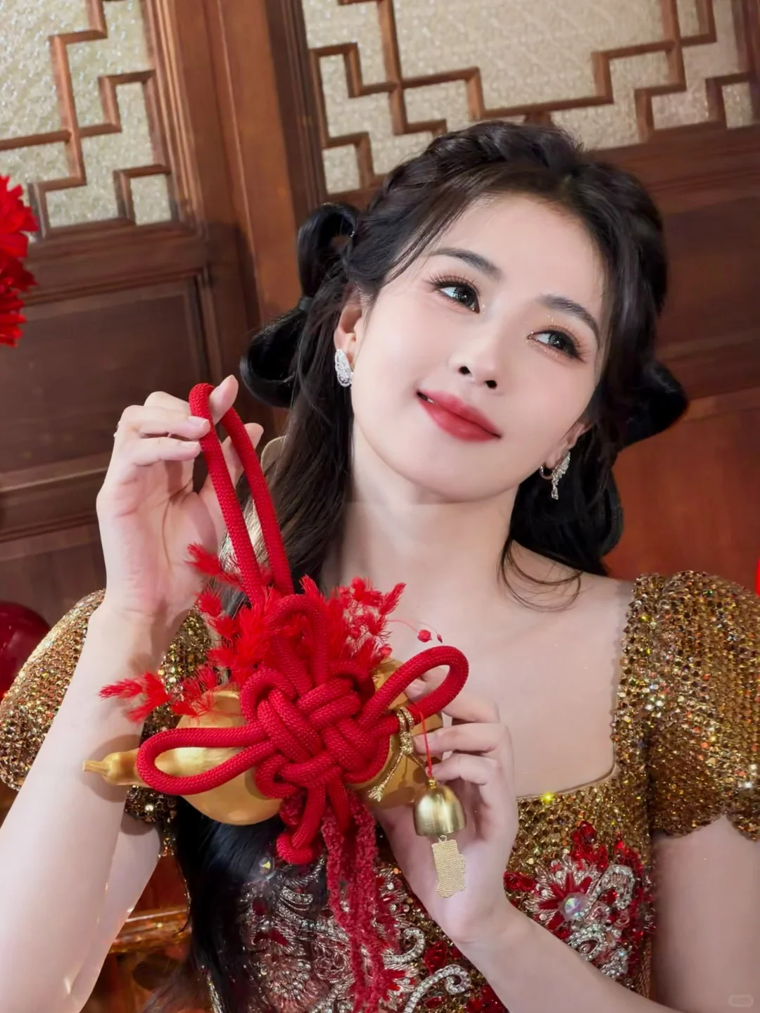 白鹿央视春晚造型 