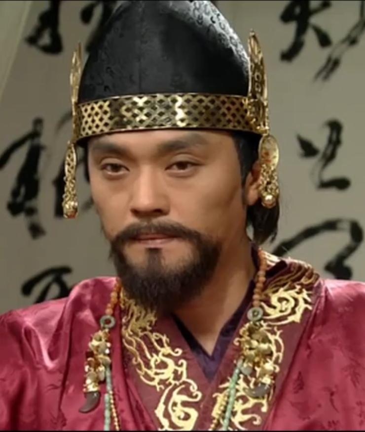 百济武王（在位600年—641年），是百济的第三十代王，姓扶余，名璋（又作武康、