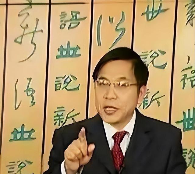 “中医不灭，天理难容？”中南大学的教授张功耀曾发起万人签名，要求取消中医药，这是