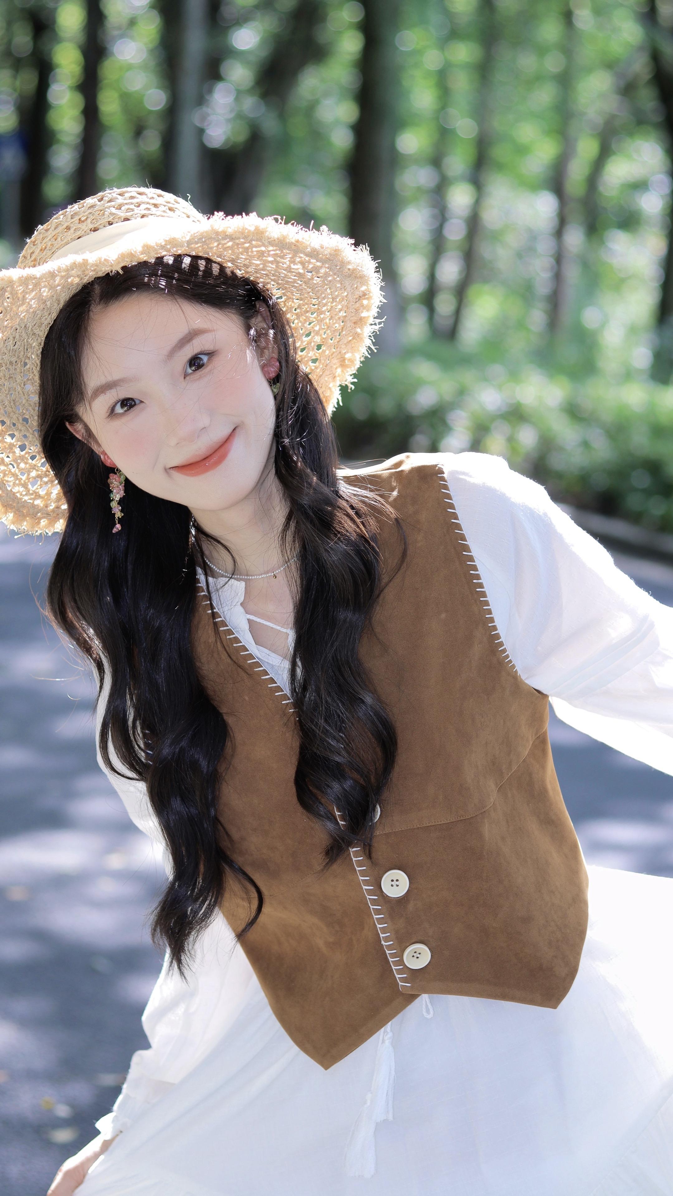 仅仅活着是不够的 还需要阳光 自由 和一点勇气