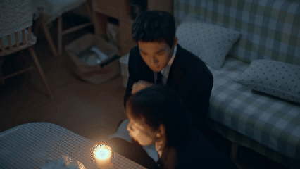 你们青春剧都这么处处吻的吗现在青春剧都这么会撩的吗？！《偏爱靠近你》简直是把糖罐