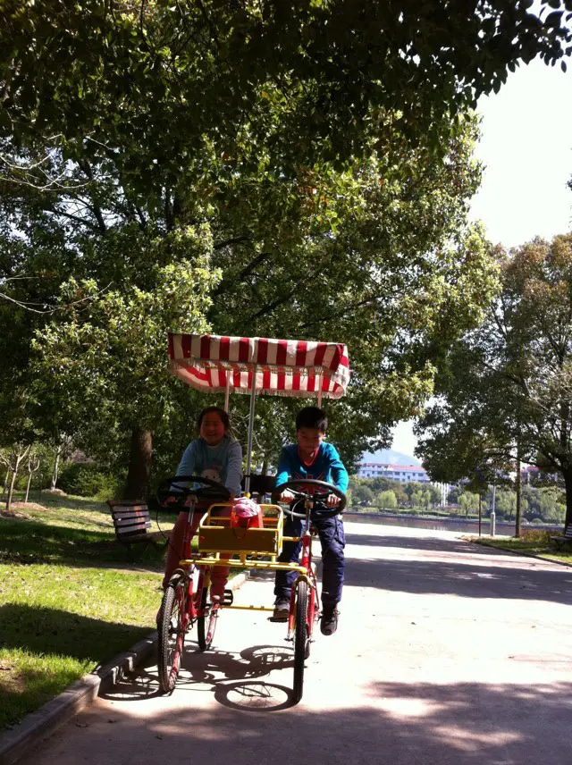 好像那是一个夏天。