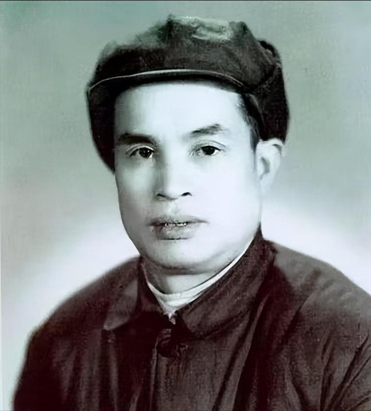 [微风]1936年，毛主席警卫员身患重病，医生竟然将他活着推进太平间，毛主席下令