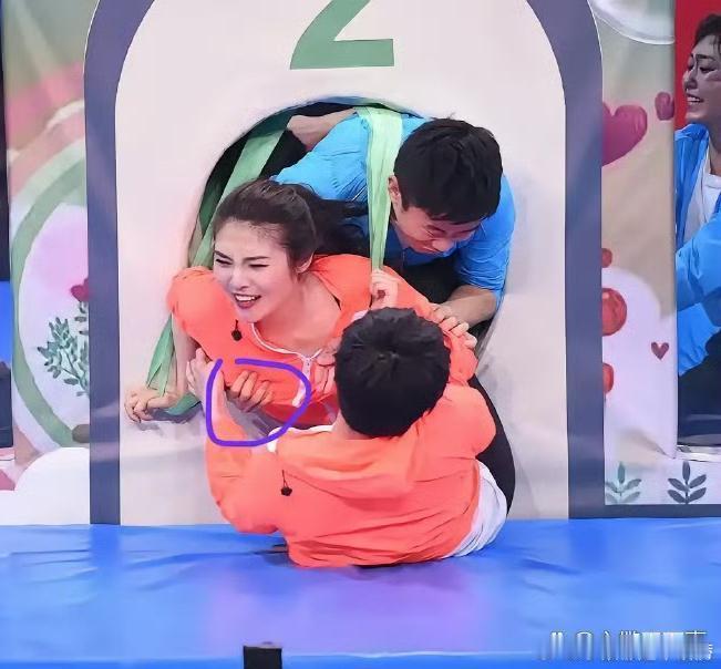 这是什么综艺，玩的有点猛啊！ 