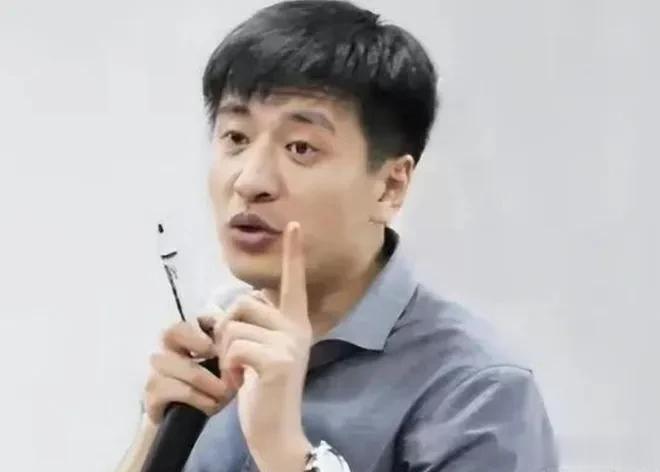张雪峰说，文科主要是靠“舔”，让国内文科学界一片哗然。而实际上，中国近些年来搞社