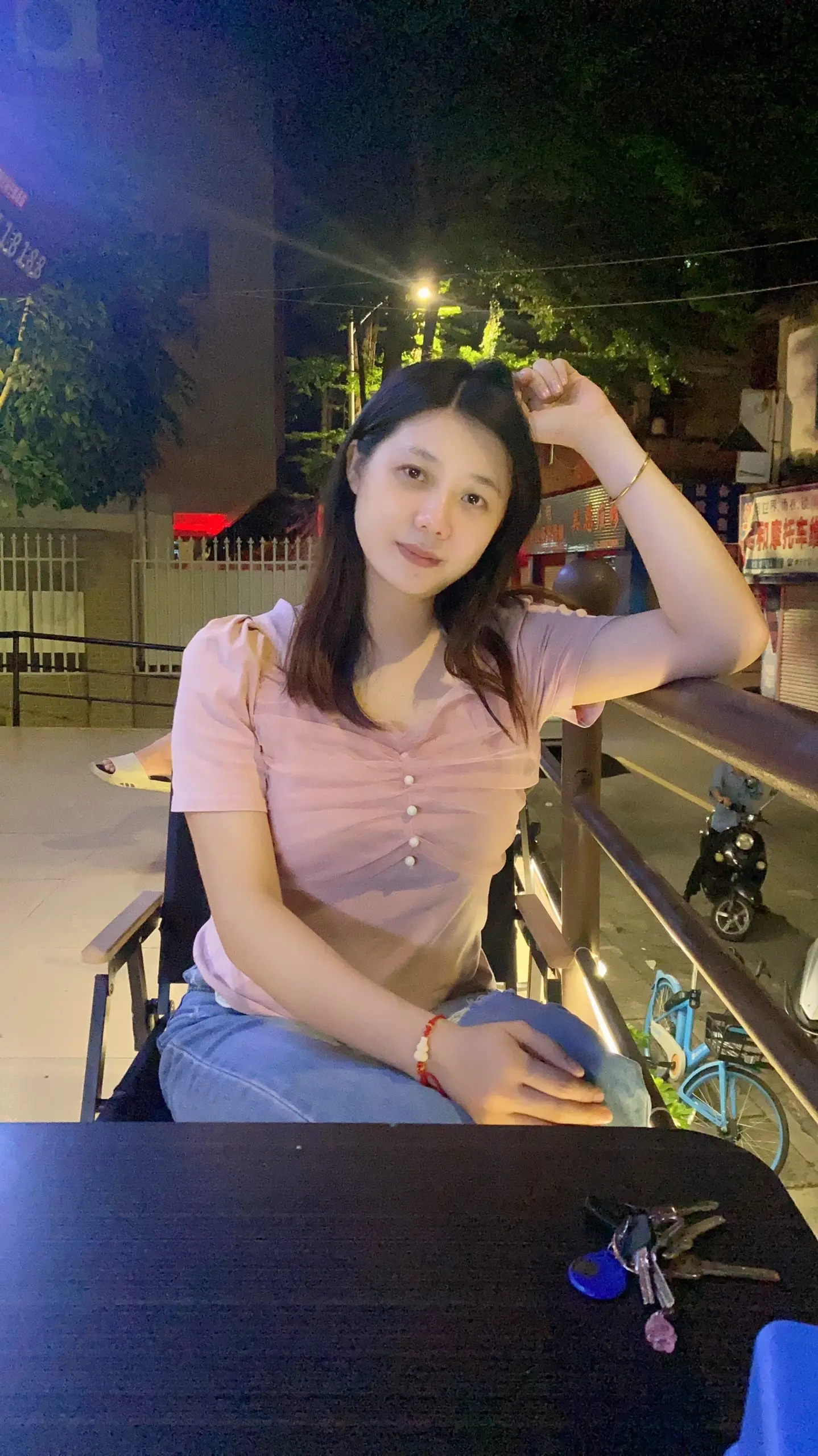 出来看星星么咯？不看星星也行，你得先出来😂