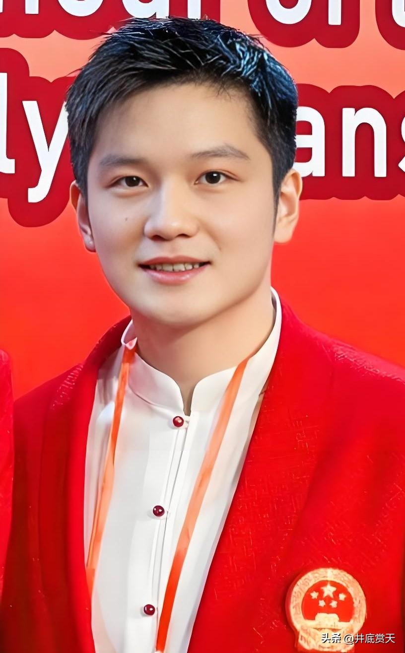 樊振东会不会签字？
昨天乒协公布了四月底伦敦世锦赛参赛名单，樊振东的名字赫然在列