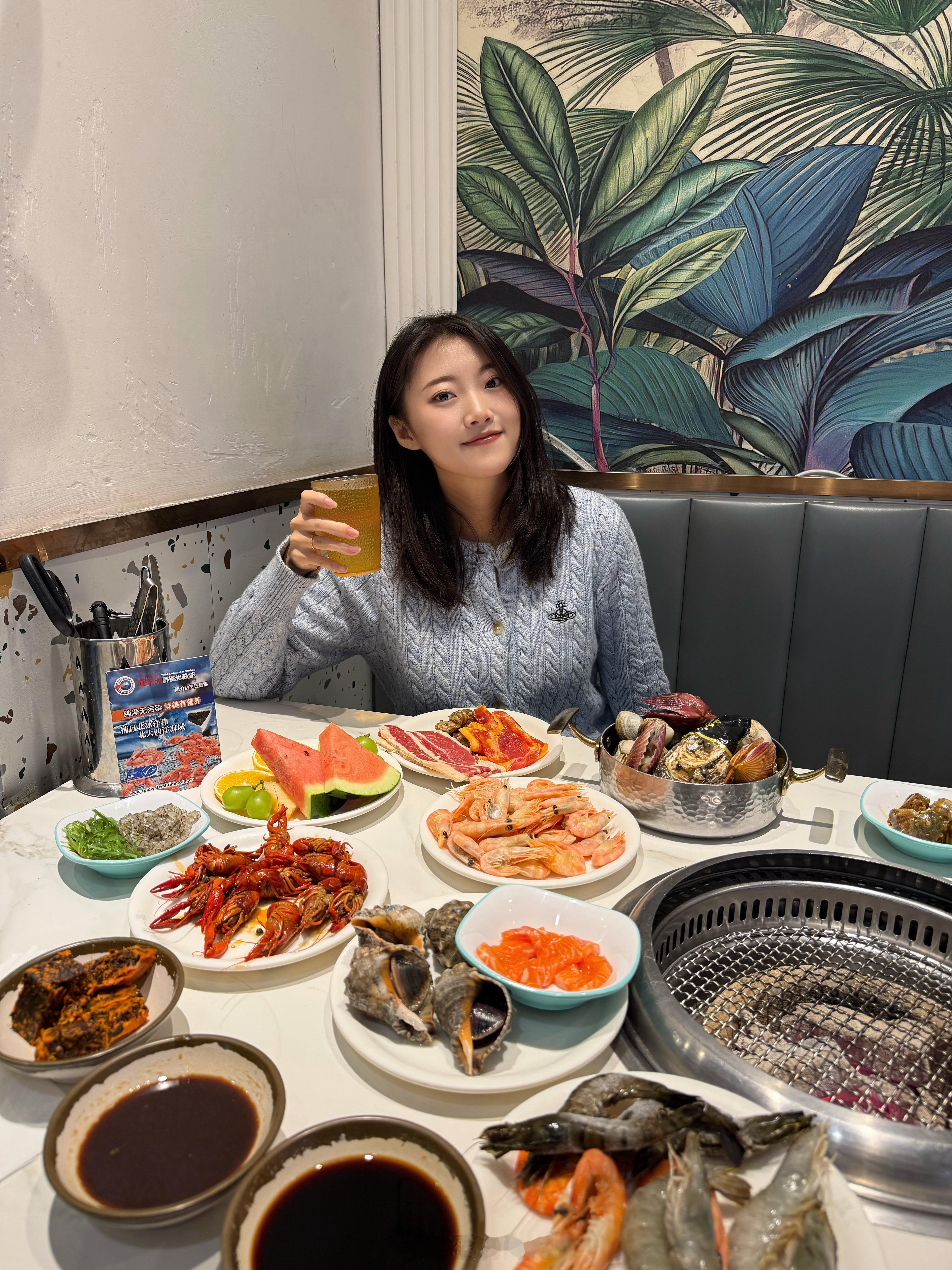 姐妹们！最近真的太累了！急需一顿丰盛的大餐来犒劳一下自己～好在我的饭搭子简直就是