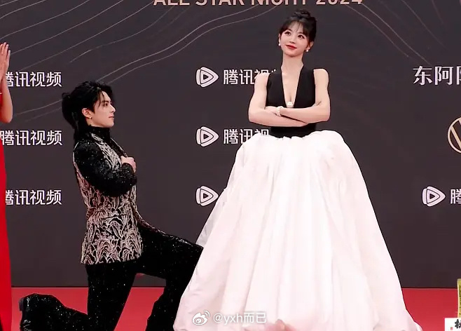 星光大赏红毯 棣久田长 昀牵孟绕 禹宙中欣 