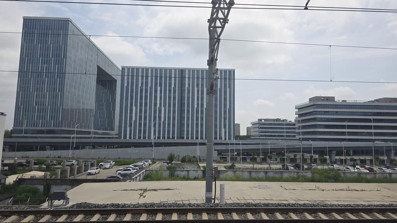 女人真能同时爱多人 心理学揭开真相

你肯定以为身边那个温柔顾家的她 只会爱你一
