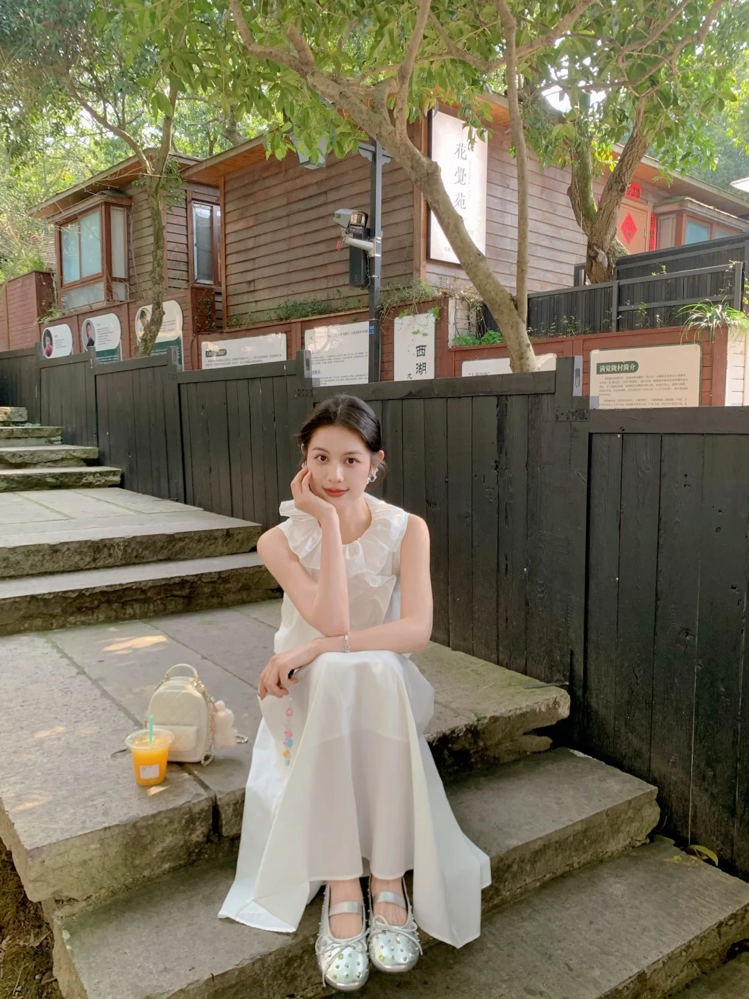 夏天当然要穿白色🥛