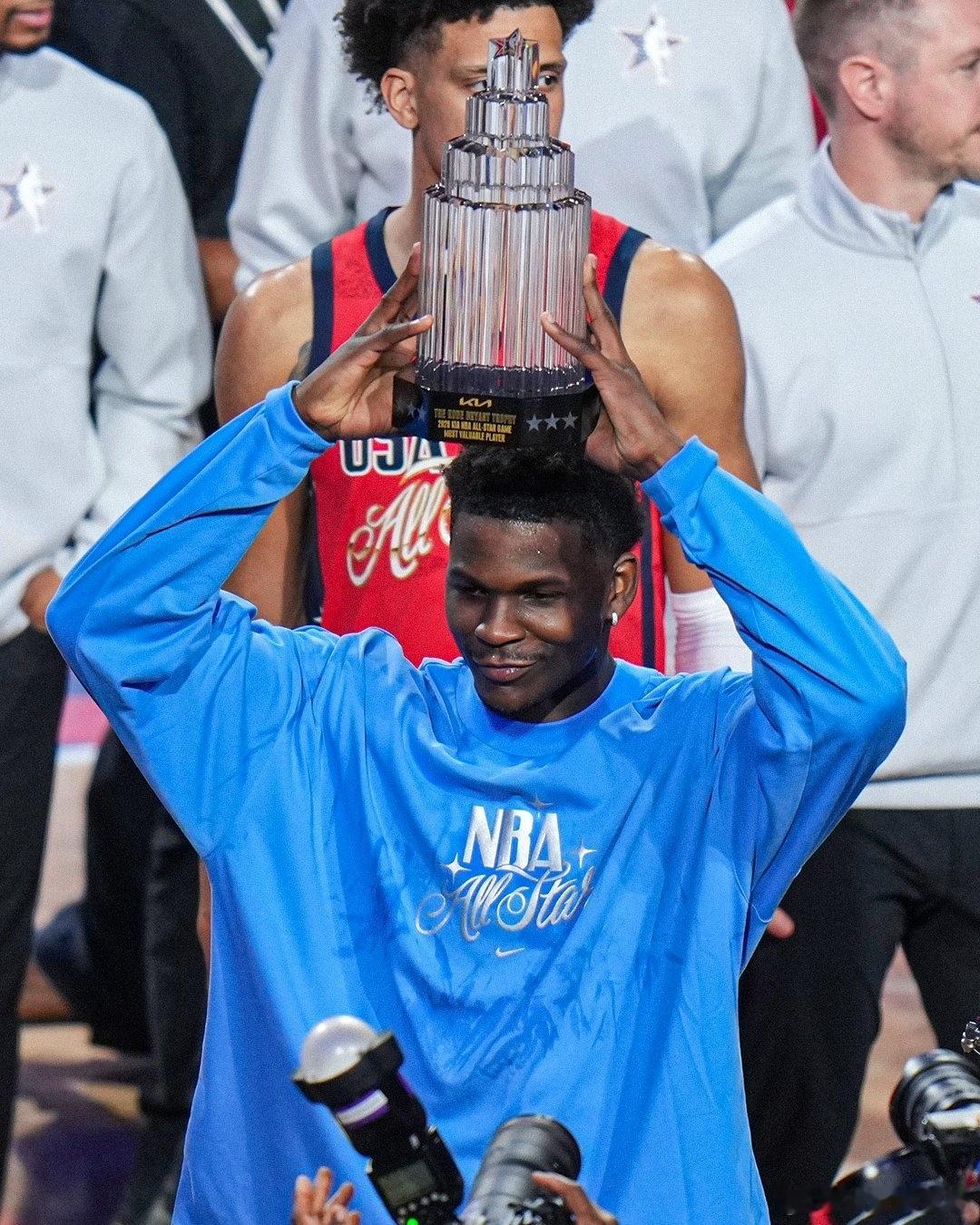 NBA 过去十届NBA全明星赛MVP——浓眉詹姆斯杜兰特伦纳德字母哥库里塔图姆利