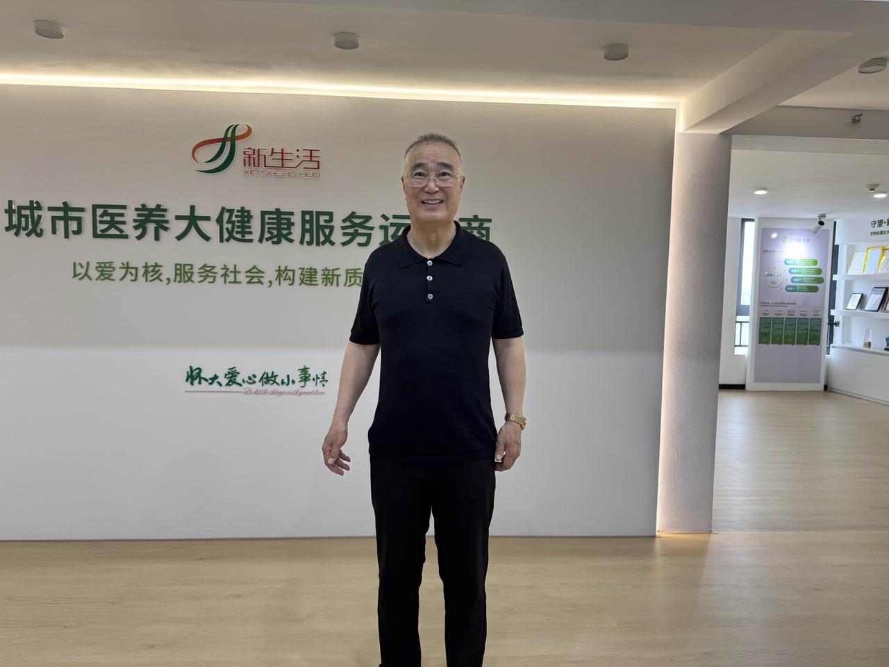 【特朗普为何反复无常、爱走极端？出访前一句话道破天机，根源藏在骨子里！】

特朗