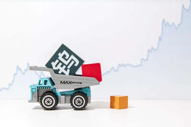 近期，市场上有两样物品涨幅极为惊人，比金银的涨势还要迅猛，均暴涨超200%！
其