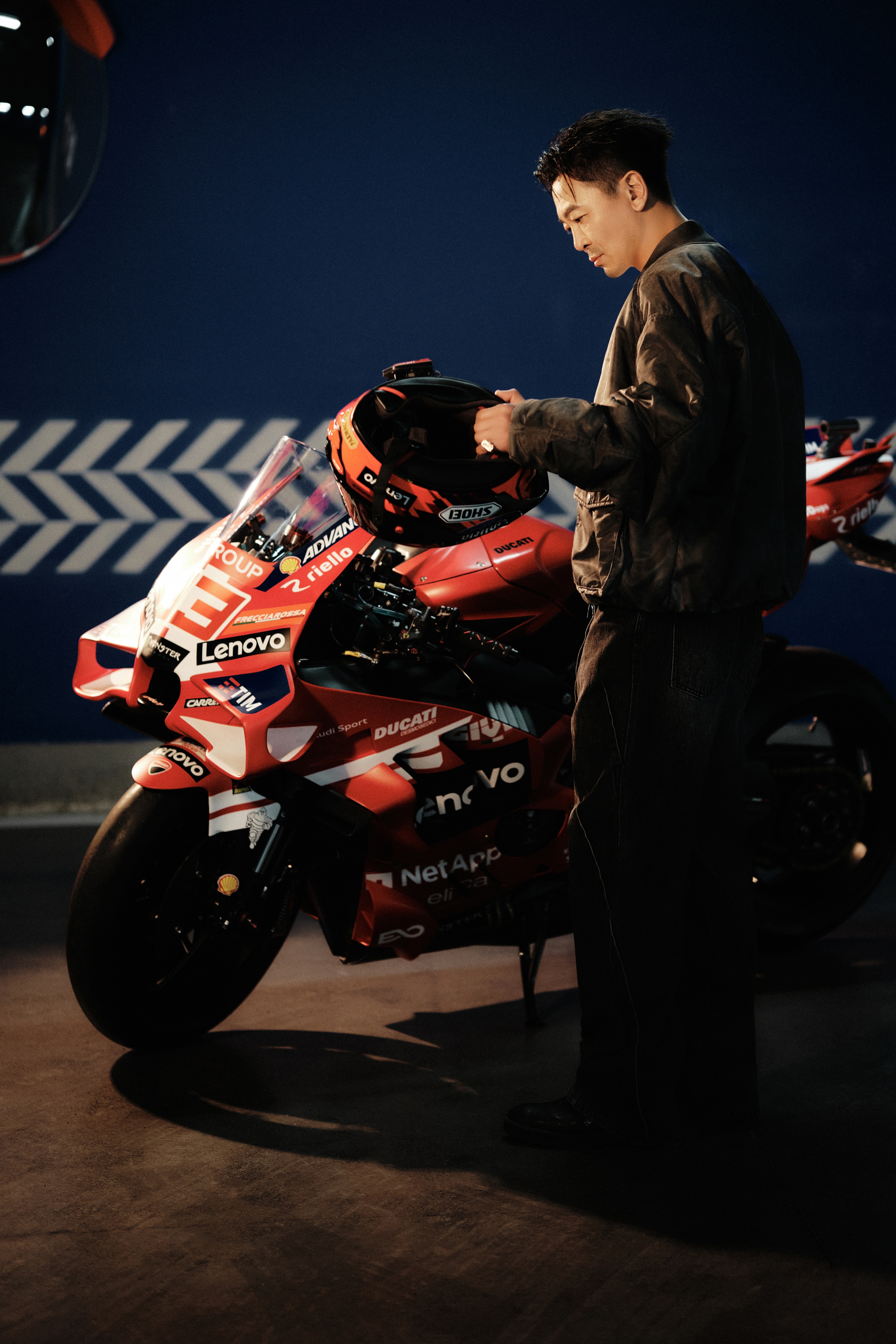 吴樾机车风给到夯吴樾这还是我认识的70后吗吴樾这机车风我真的给到夯中之夯！骑上机