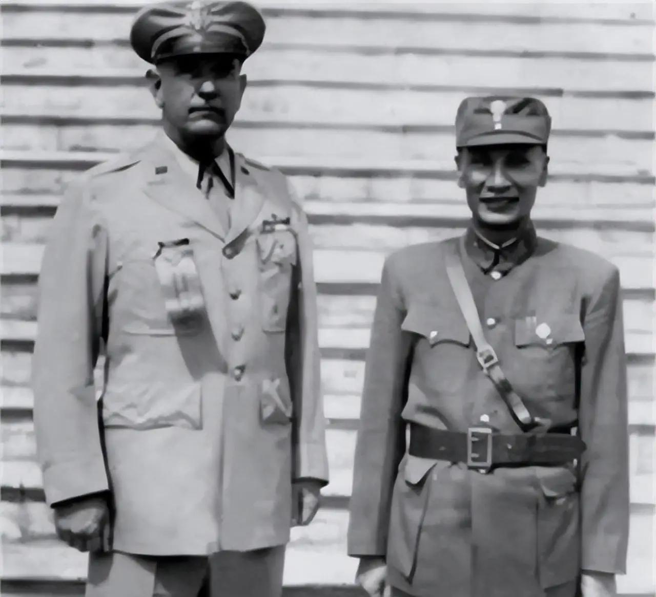 1950年，老蒋败退后有多狠？杀同僚、害名将，手段荒唐又阴毒！
 
1950年，