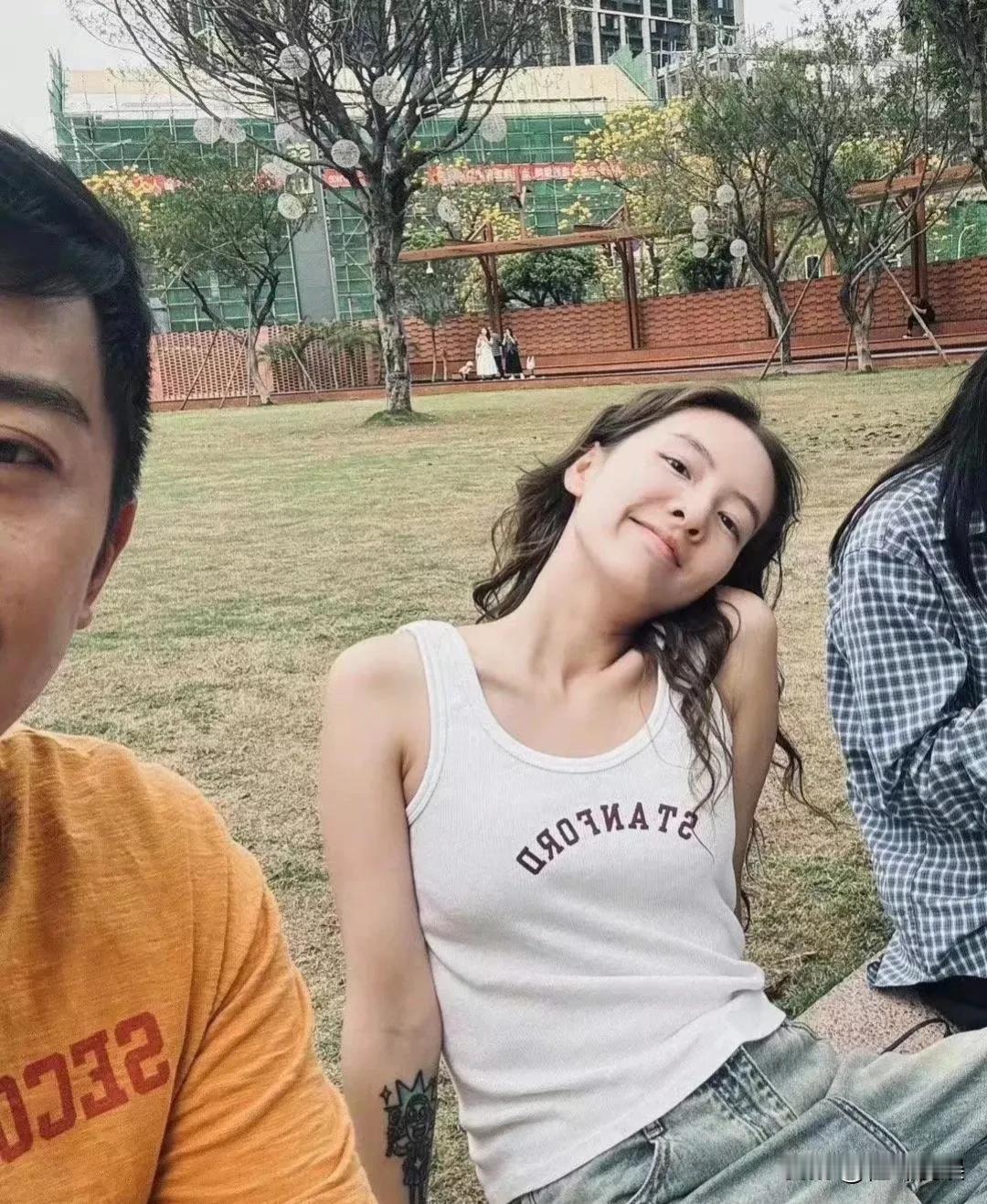 #应采儿神预言况盛是“渣男”# 
况盛一家这两天真的是够精彩的啊！想不到三三也关