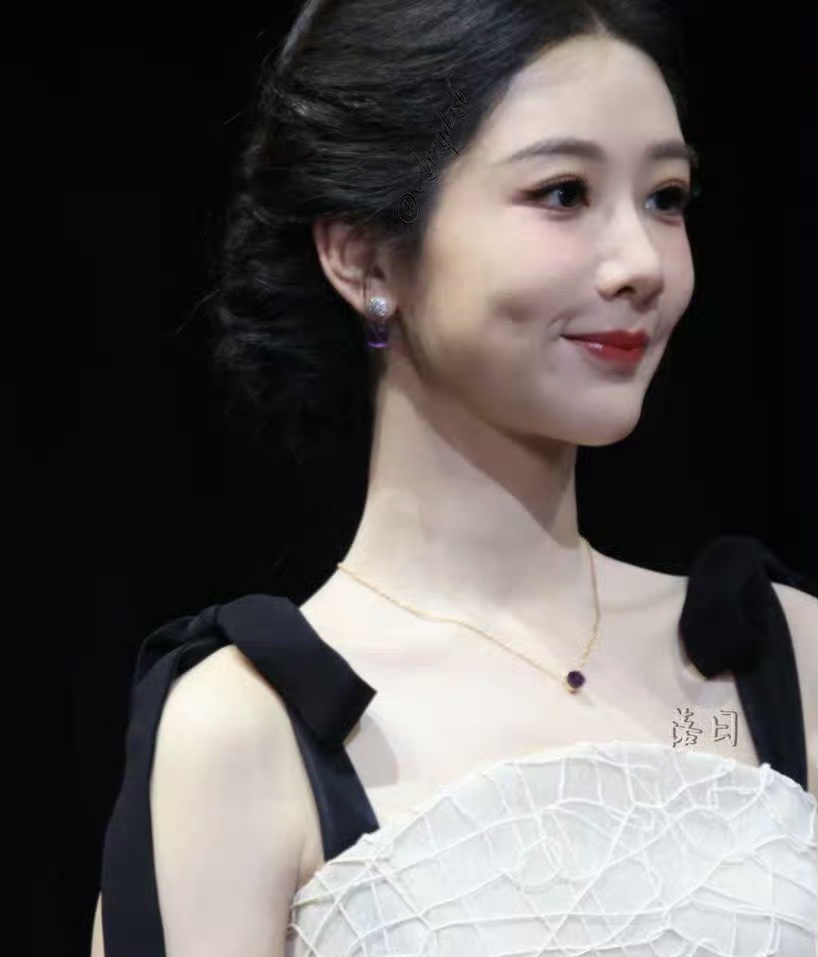 杨紫 yz杨紫白菊 yz杨紫生命树相册里的照片是一生的挚爱【杨紫白菊｜杨紫生命树