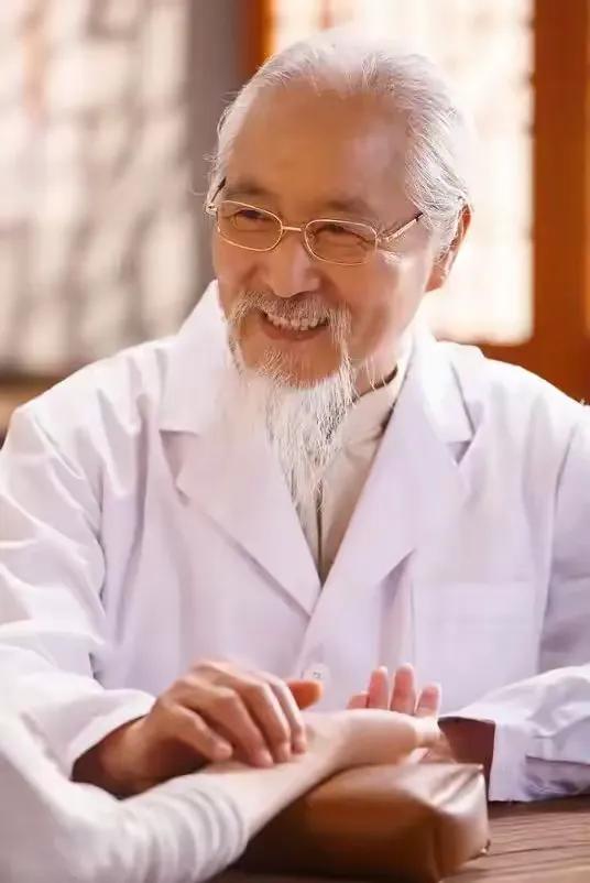 一位老中医说：“60岁时身上没大病，其实完全可以安稳养老。按每天散步半小时算，一