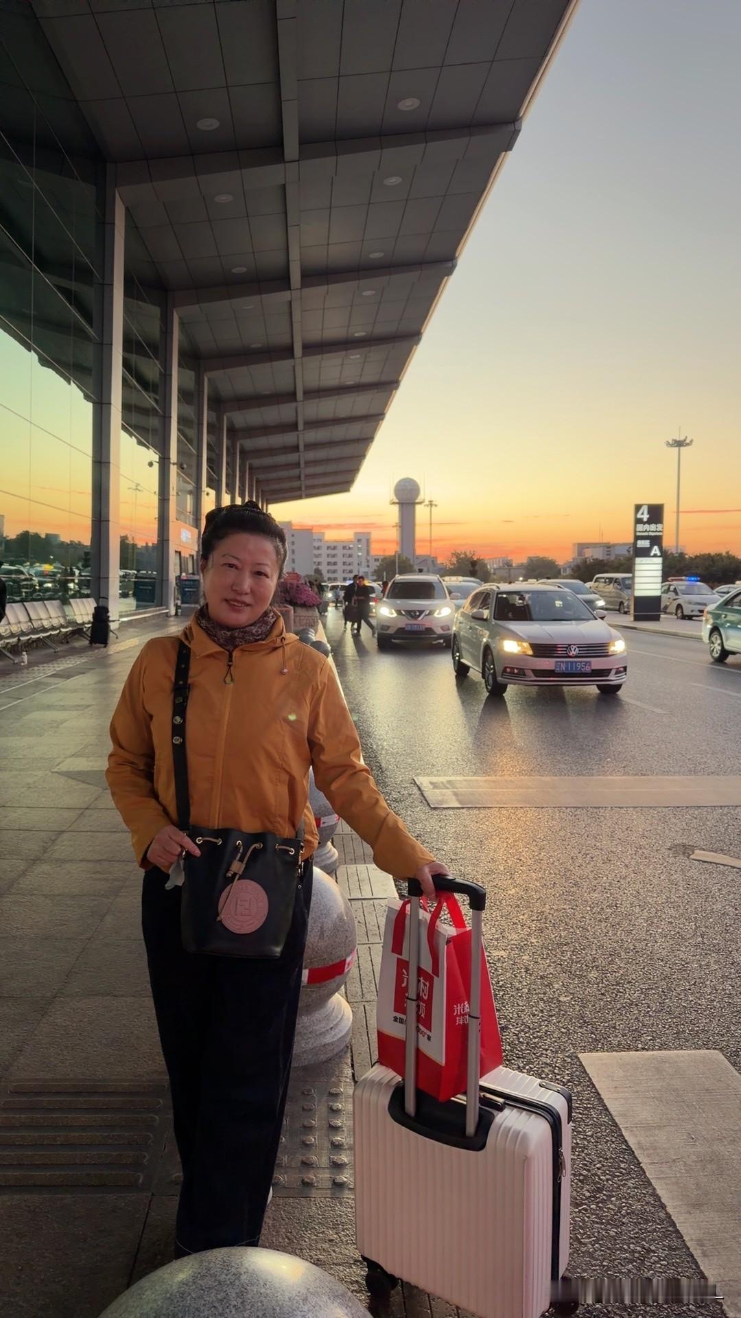 跨越千里，从大连奔赴金陵。

凌晨四点多便起身，收拾好行李径直赶往大连周水子机场
