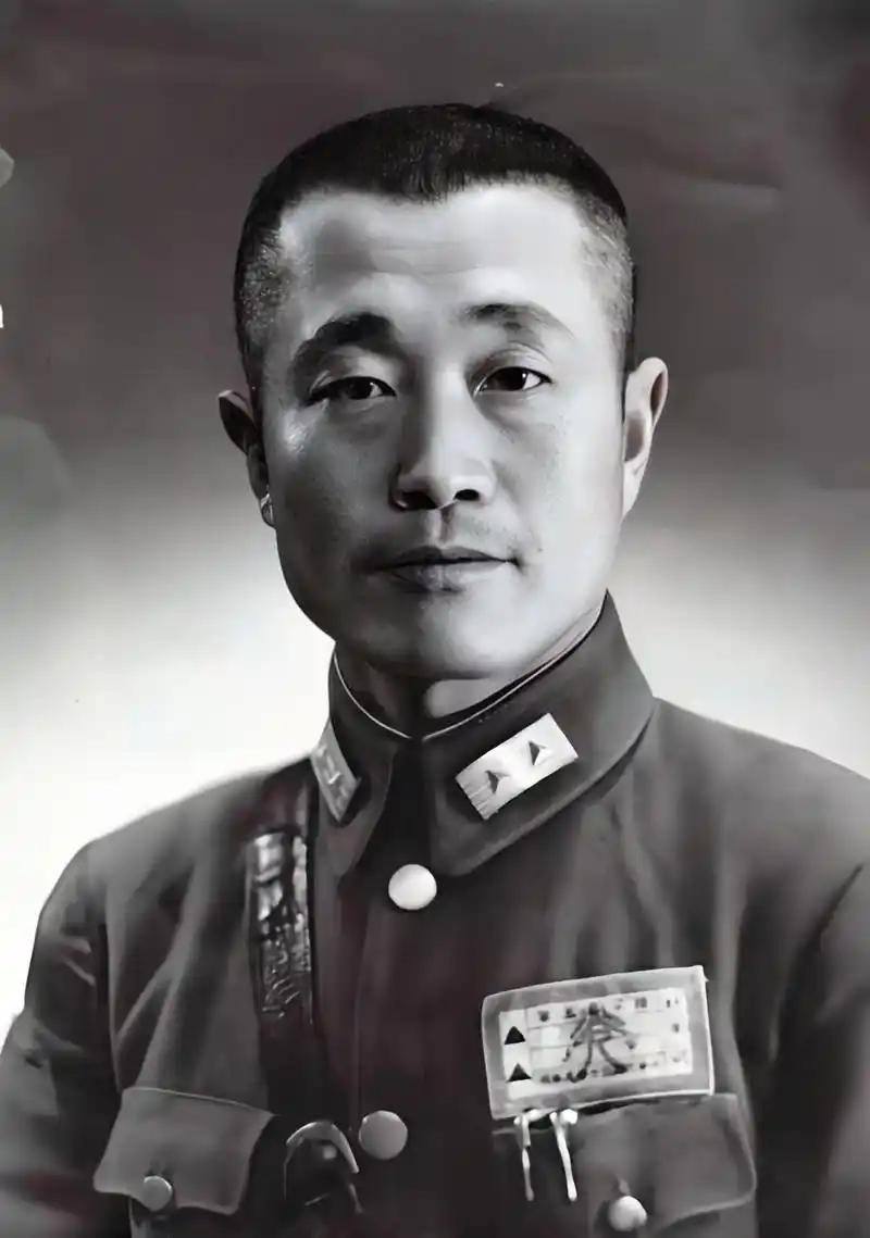 杜聿明担任东北保安司令长官时，曾经因为做手术，在北平养病。沈醉知道后，特意去看望