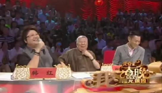 左边的是歌手韩红，右边的是男神刘德华，中间的这位老者，你认识他是谁吗？韩红籍贯