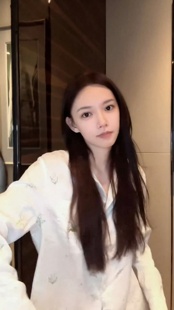 程潇但凡少看一部短剧呢舞台飒姐秒变短剧豪门千金！程潇拿捏氛围感的能力太强，不用过