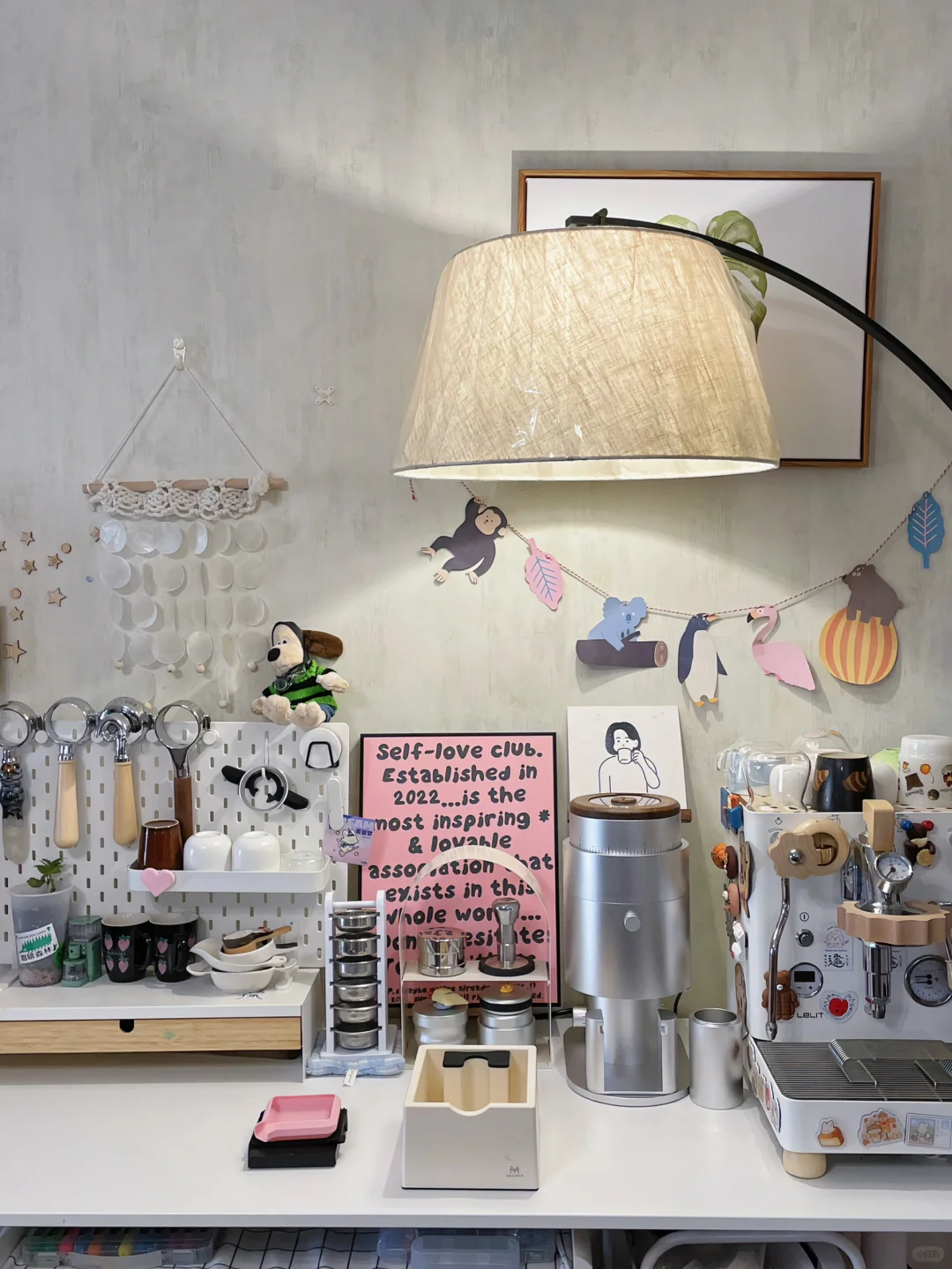 可以让我看看你的咖啡角和鲜切花吗👀