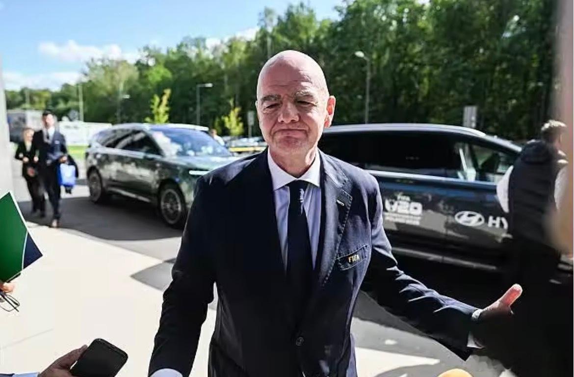 据天空体育记者Rob Harris和本雅各布斯报道，FIFA官方发言人证实，因凡