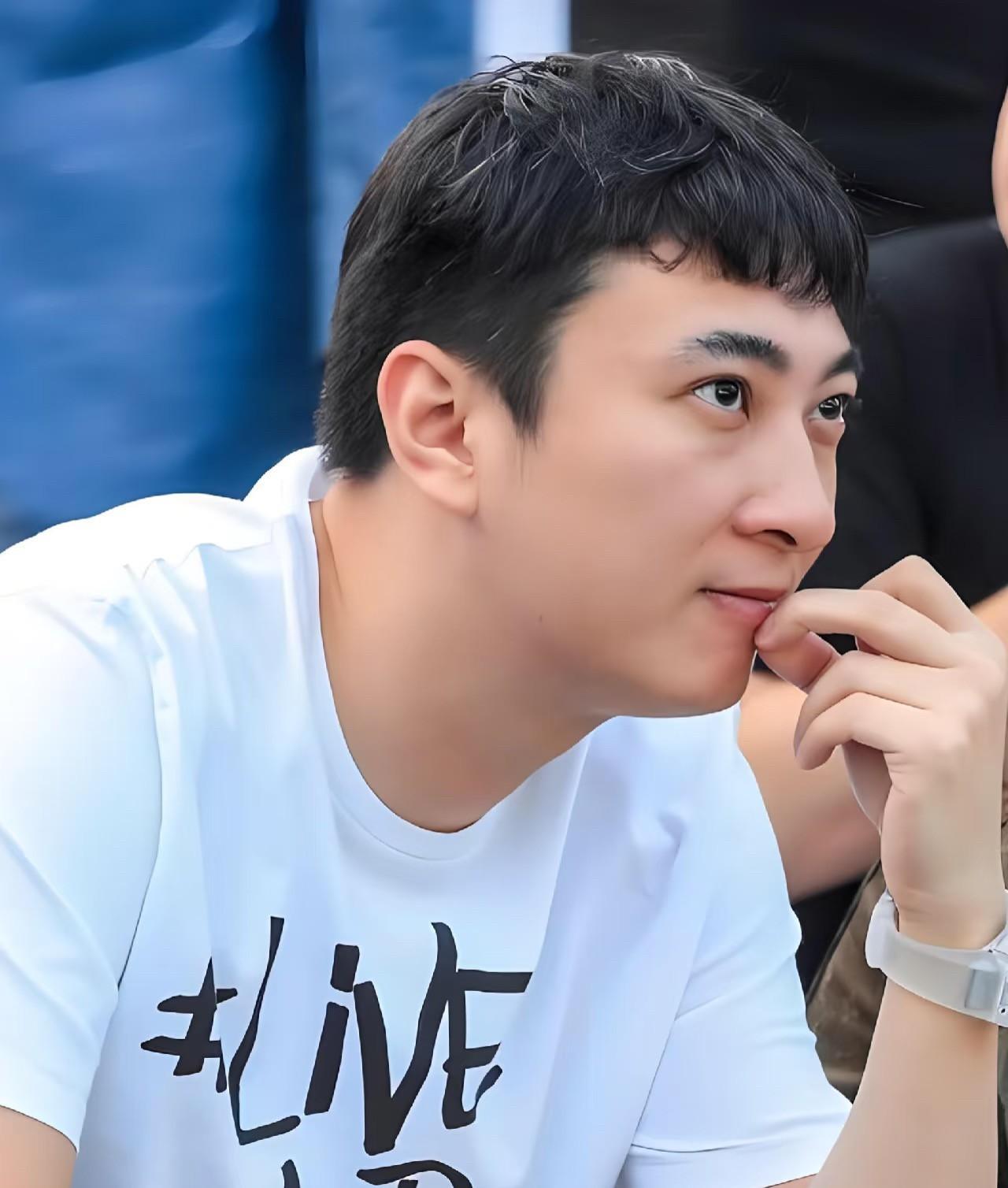 富豪刷礼物追女友，五万打车费当筹码？钱能买来真心？
王思聪被人扒出追女孩的套路，