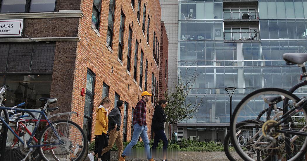 爱荷华大学枪击案新闻简报 事件发生在 2026 年 4 月 19 日上午，地点位