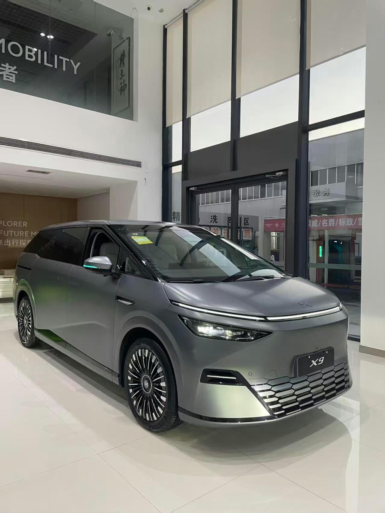 小鹏X9增程版，之前纯电版自2024年1月上市，累计销量达32765辆，现在增程