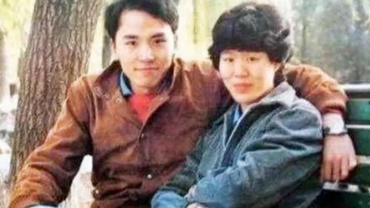 郎平或许做梦都未曾料到，她嫁给身高一米九的白帆，生下女儿白浪后不久便离婚了。十八