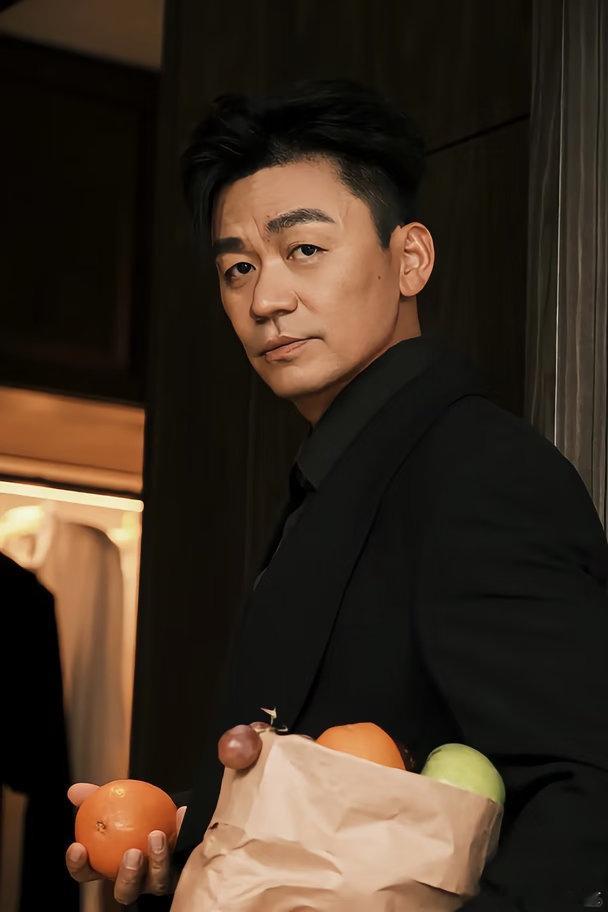 王宝强影视作品王宝强票房从草根配角到两百亿票房影人，每一步都靠作品稳稳铺垫。王宝