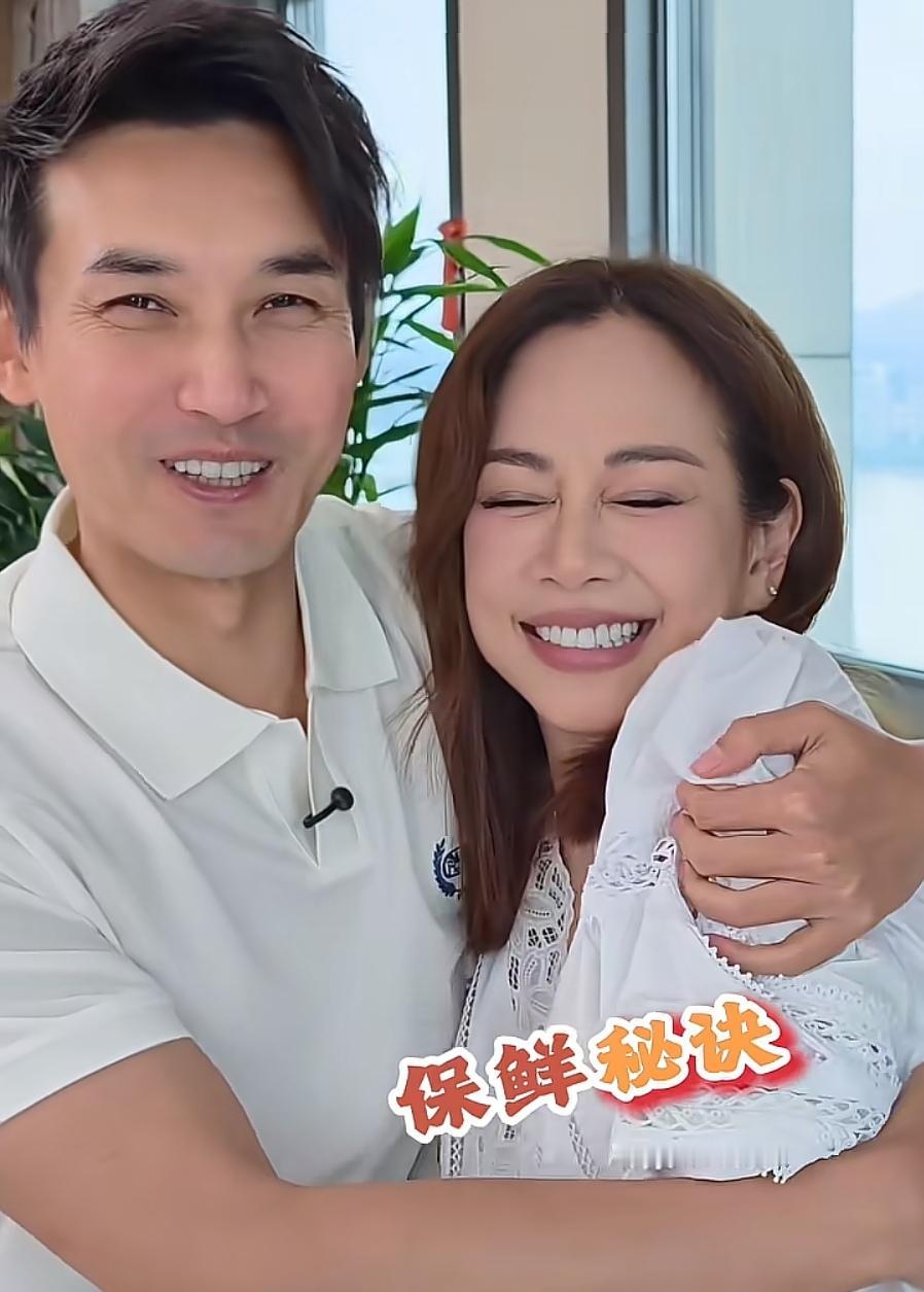 张铎和陈松伶，婚姻保鲜的秘诀就是五个字，老公嘴巴甜！张铎一句只要你健康快乐就好了