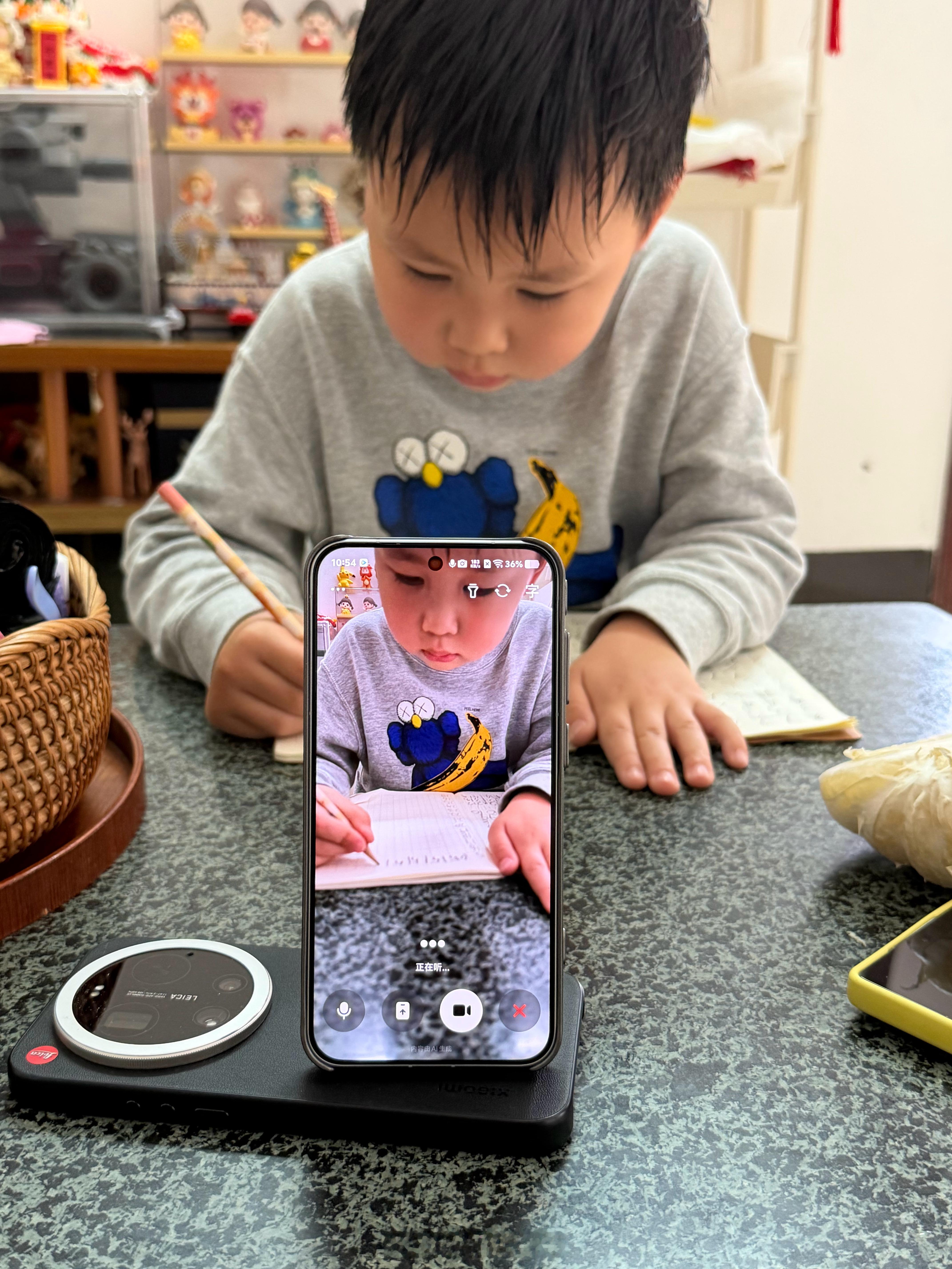 豆包的又一个好用的功能，帮我照看小朋友练字～只要真朋友分心走神，豆包就会看出提醒