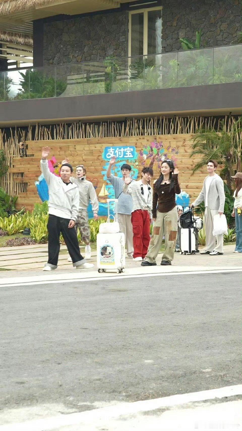 亲爱的客栈你好事做尽亲爱的客栈 客栈你是真的好事做尽，承包了我所有的快乐和感动！