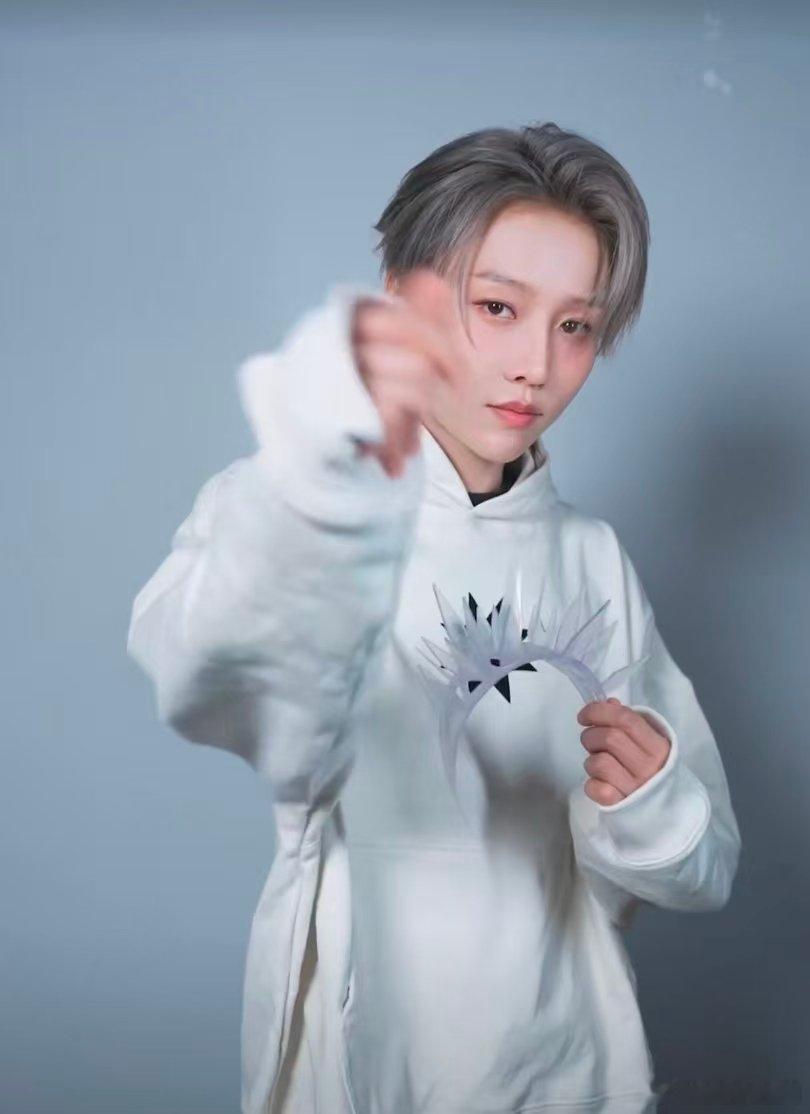 童年DNA狠狠觉醒！刘雨昕cos冰柠檬还原度拉满，熟悉旋律响起瞬间穿越年少，清爽