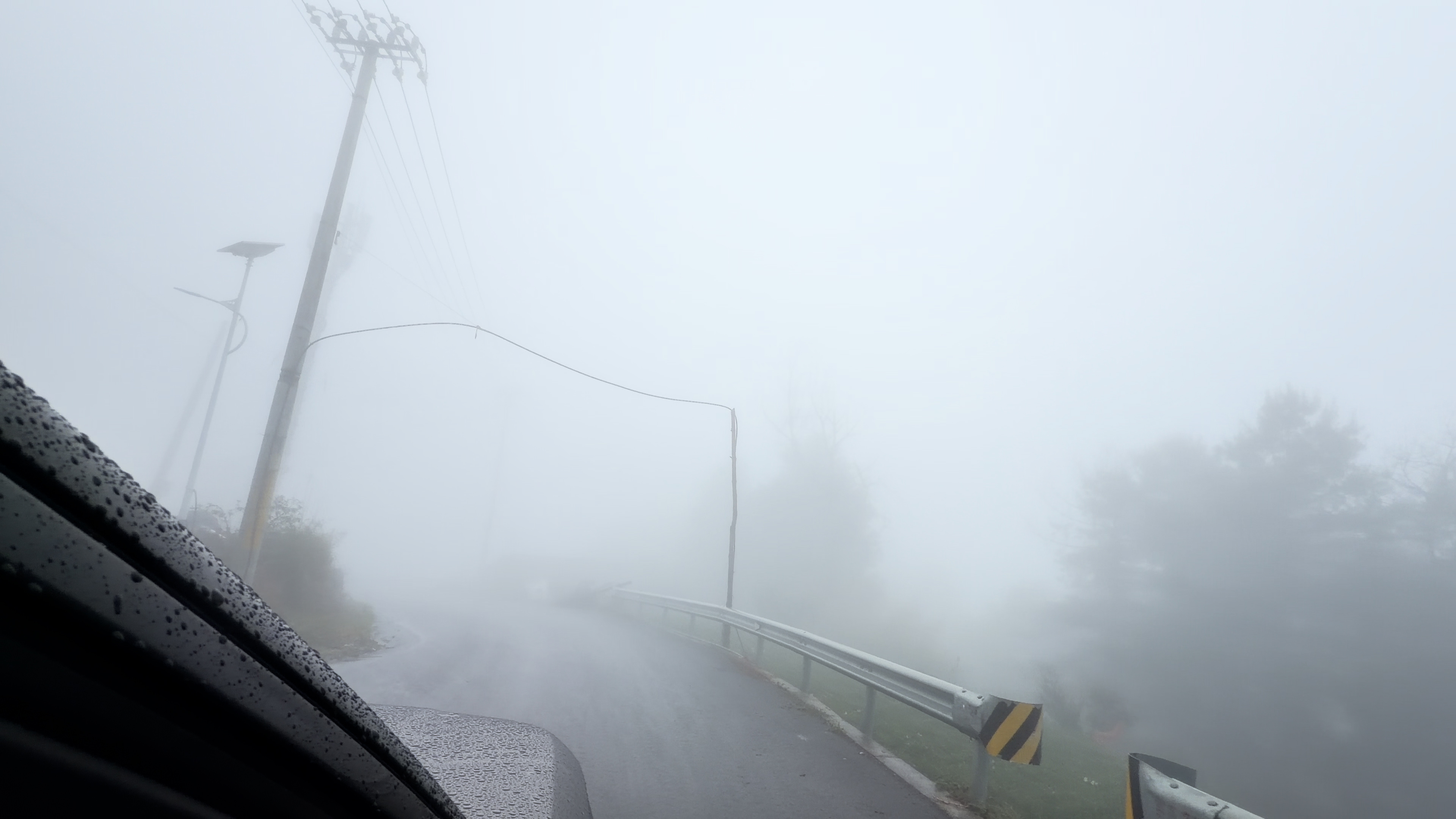 亲自开完小鹏GX跑东川大牯牛山49道弯，我最大的感受就一句话，线控底盘这东西，真
