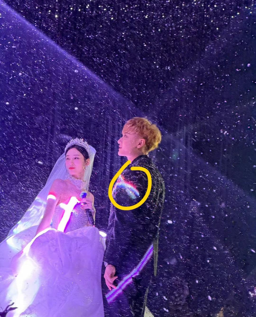 终于知道为啥这么多人吐槽黄子韬了？不是因为他结婚染了个黄毛，

也不是婚礼办的太