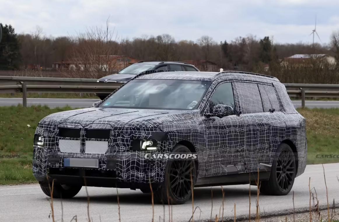 宝马全新 iX7 路试伪装谍照曝光 。【来自懂车帝车友圈】