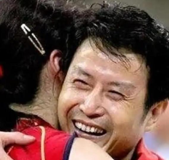 1992年，陈忠和的第一任妻子因背包带勾住火车，被卷入车轮下不幸身亡。3年后，他