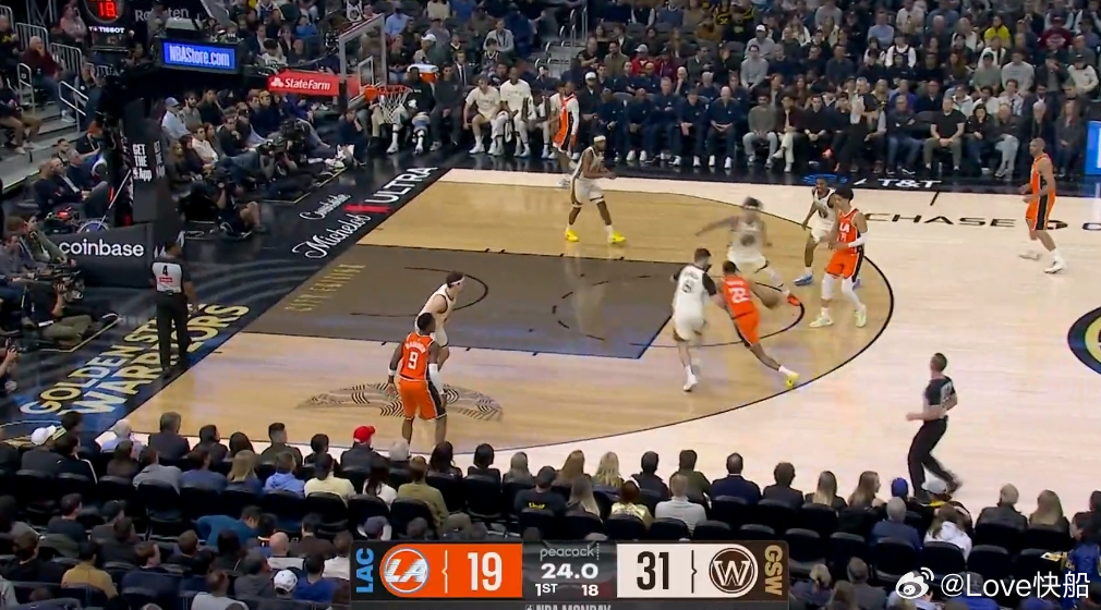 自伦纳德下去以后，将近5分钟，快船除了米勒得了2分，就没再得分！ 